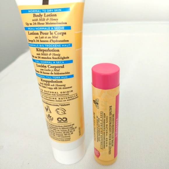 Burt's Bees Hive Favourite holiday gift set - Picture 3 of 6